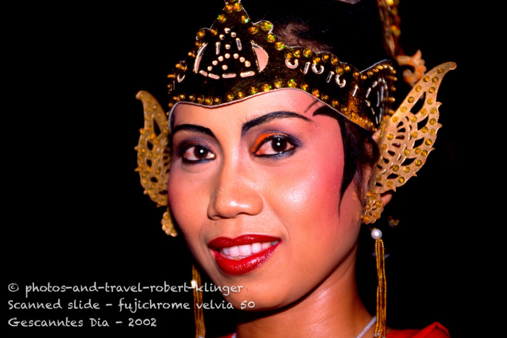 A balinese women of a dancing event